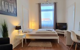 coLodging Mannheim - private rooms&kitchen